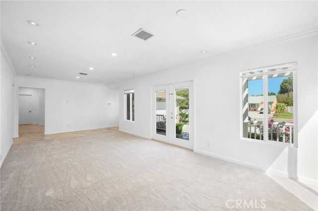 16814 Hartland, Los Angeles, CA 91406