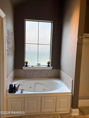 407 Hillbrooke Drive, Broussard, LA 70518