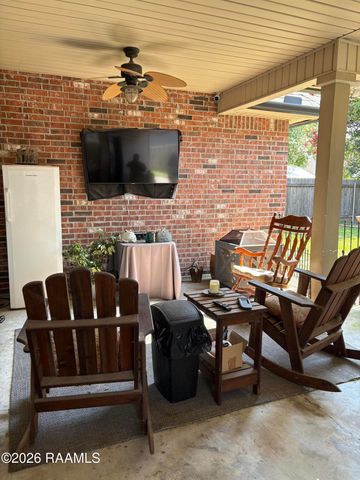 407 Hillbrooke Drive, Broussard, LA 70518