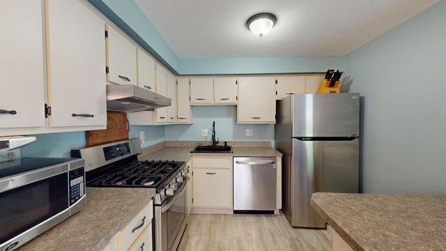 280 Stonebridge Drive, Nashua, NH 03063