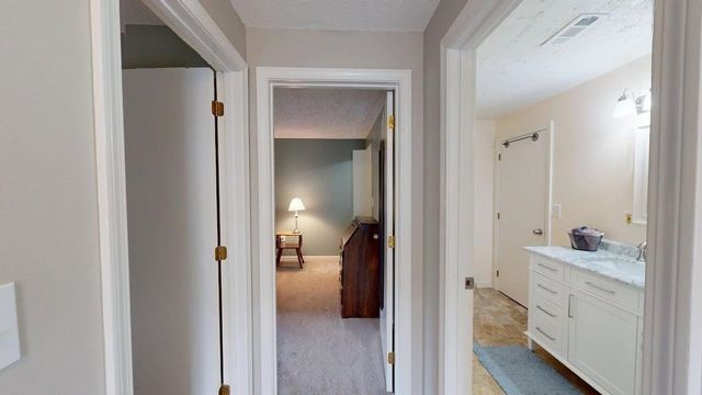 280 Stonebridge Drive, Nashua, NH 03063