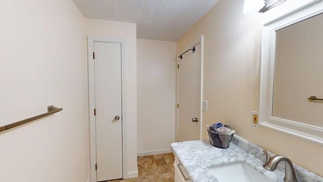 280 Stonebridge Drive, Nashua, NH 03063