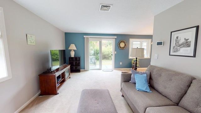280 Stonebridge Drive, Nashua, NH 03063