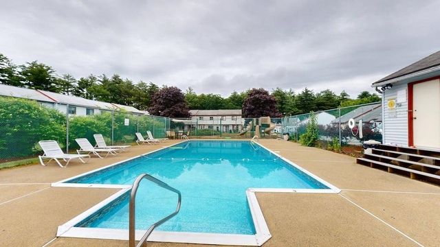 280 Stonebridge Drive, Nashua, NH 03063