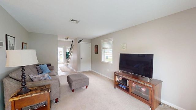 280 Stonebridge Drive, Nashua, NH 03063