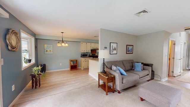280 Stonebridge Drive, Nashua, NH 03063