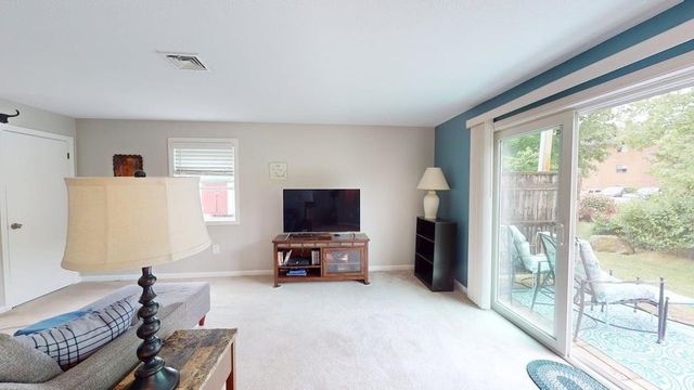 280 Stonebridge Drive, Nashua, NH 03063