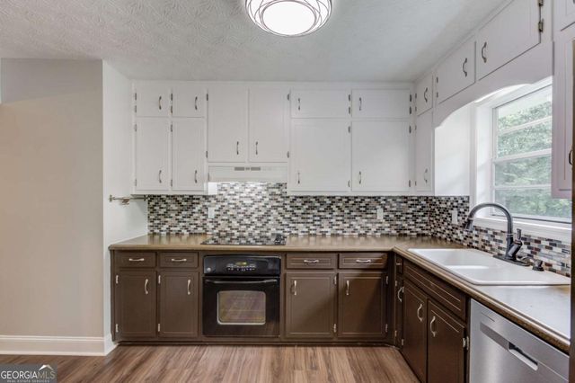 1298 Oakcrest Court SW, Lilburn, GA 30047