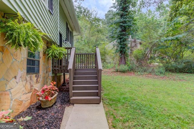 1298 Oakcrest Court SW, Lilburn, GA 30047