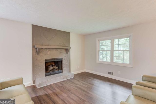 1298 Oakcrest Court SW, Lilburn, GA 30047