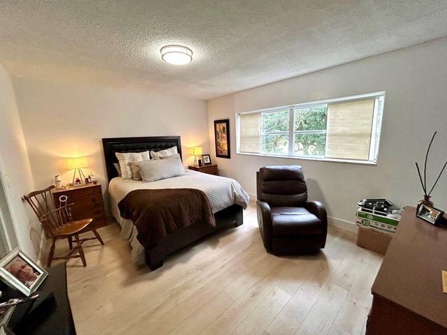 1050 Country Club Dr 303, Margate, FL 33063