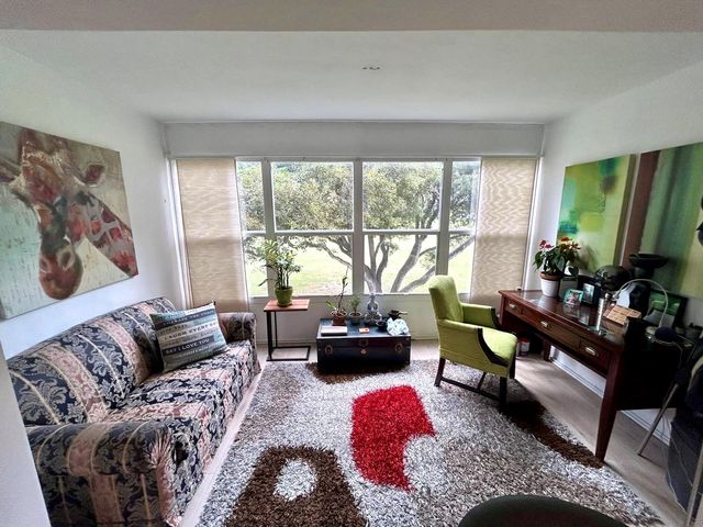 1050 Country Club Dr 303, Margate, FL 33063