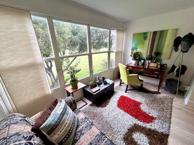 1050 Country Club Dr 303, Margate, FL 33063