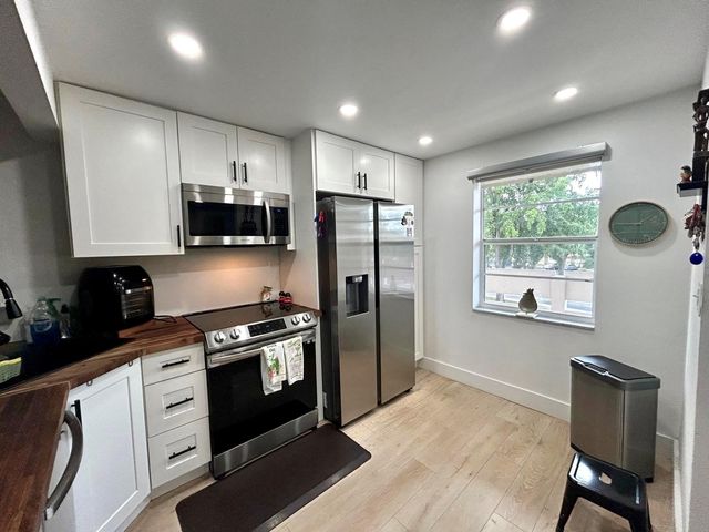 1050 Country Club Dr 303, Margate, FL 33063