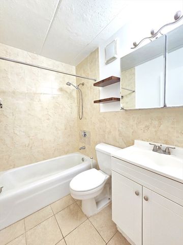 296 Commercial St 21, Braintree, MA 02184