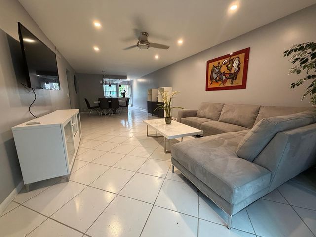 2402 Antigua Circle D1, Coconut Creek, FL 33066