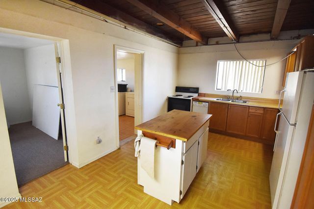 1203 N Cochise Stronghold Road, Cochise, AZ 85606