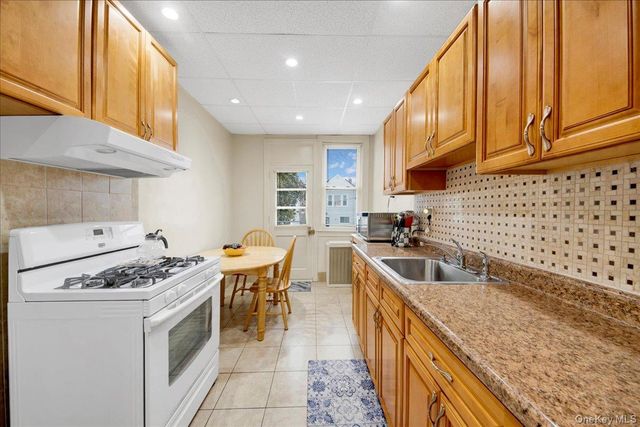 2925 Wellman Avenue, Bronx, NY 10461