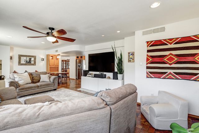 532 Roadrunner Lane NE, Albuquerque, NM 87122