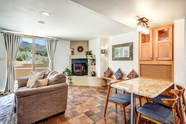 532 Roadrunner Lane NE, Albuquerque, NM 87122