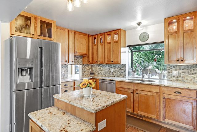 532 Roadrunner Lane NE, Albuquerque, NM 87122
