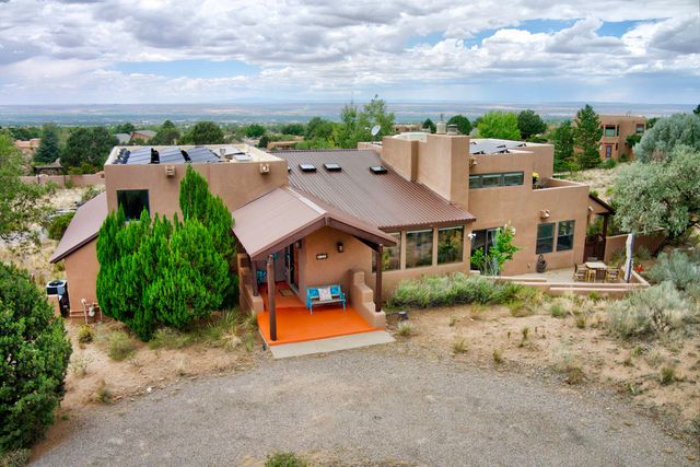 532 Roadrunner Lane NE, Albuquerque, NM 87122