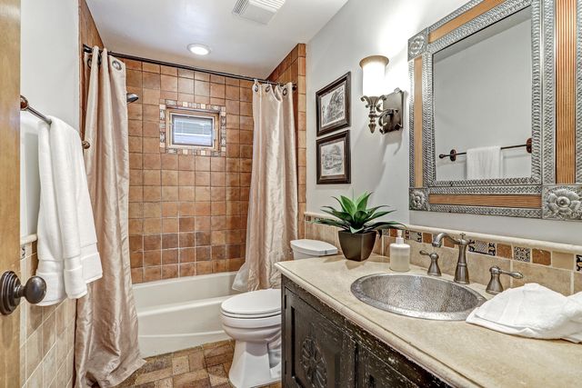 532 Roadrunner Lane NE, Albuquerque, NM 87122