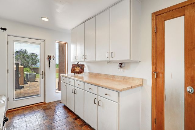 532 Roadrunner Lane NE, Albuquerque, NM 87122