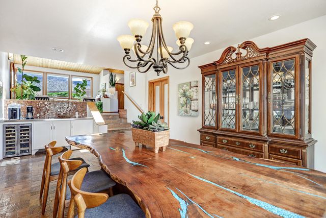 532 Roadrunner Lane NE, Albuquerque, NM 87122