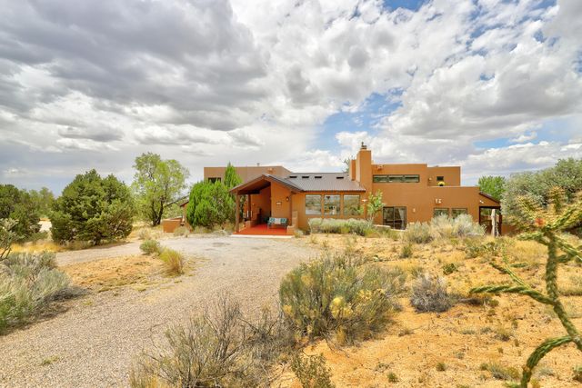 532 Roadrunner Lane NE, Albuquerque, NM 87122
