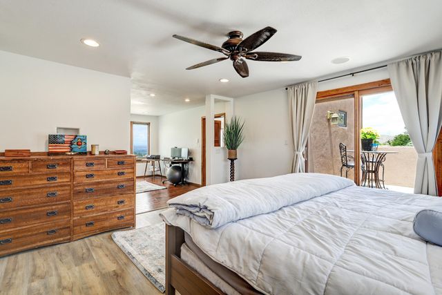 532 Roadrunner Lane NE, Albuquerque, NM 87122