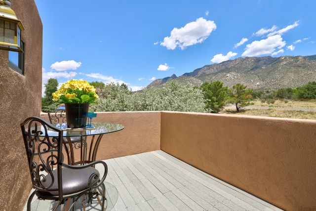 532 Roadrunner Lane NE, Albuquerque, NM 87122