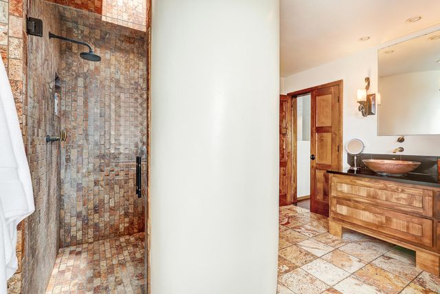 532 Roadrunner Lane NE, Albuquerque, NM 87122
