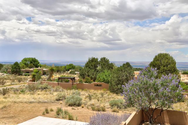 532 Roadrunner Lane NE, Albuquerque, NM 87122