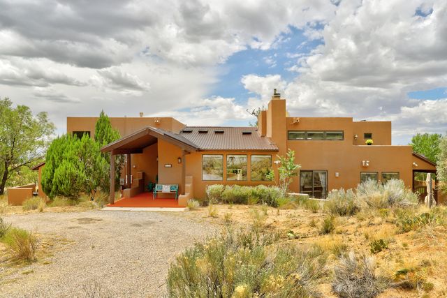 532 Roadrunner Lane NE, Albuquerque, NM 87122