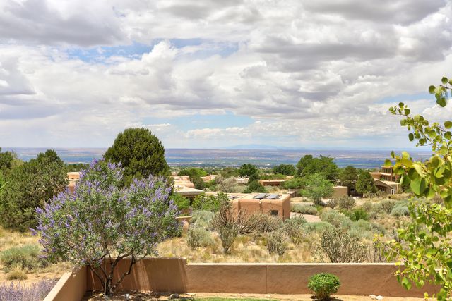 532 Roadrunner Lane NE, Albuquerque, NM 87122