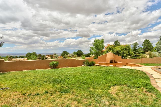 532 Roadrunner Lane NE, Albuquerque, NM 87122