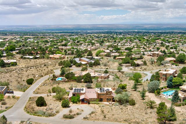 532 Roadrunner Lane NE, Albuquerque, NM 87122