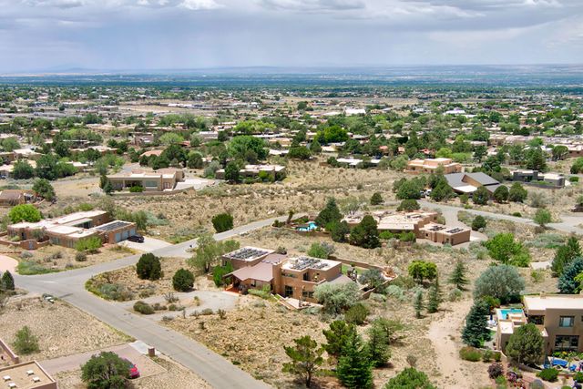 532 Roadrunner Lane NE, Albuquerque, NM 87122