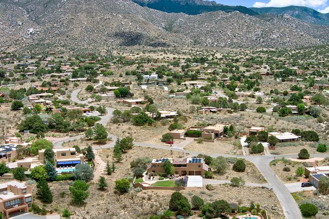 532 Roadrunner Lane NE, Albuquerque, NM 87122