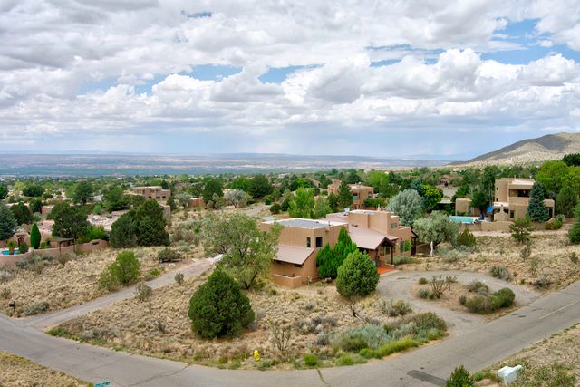 532 Roadrunner Lane NE, Albuquerque, NM 87122