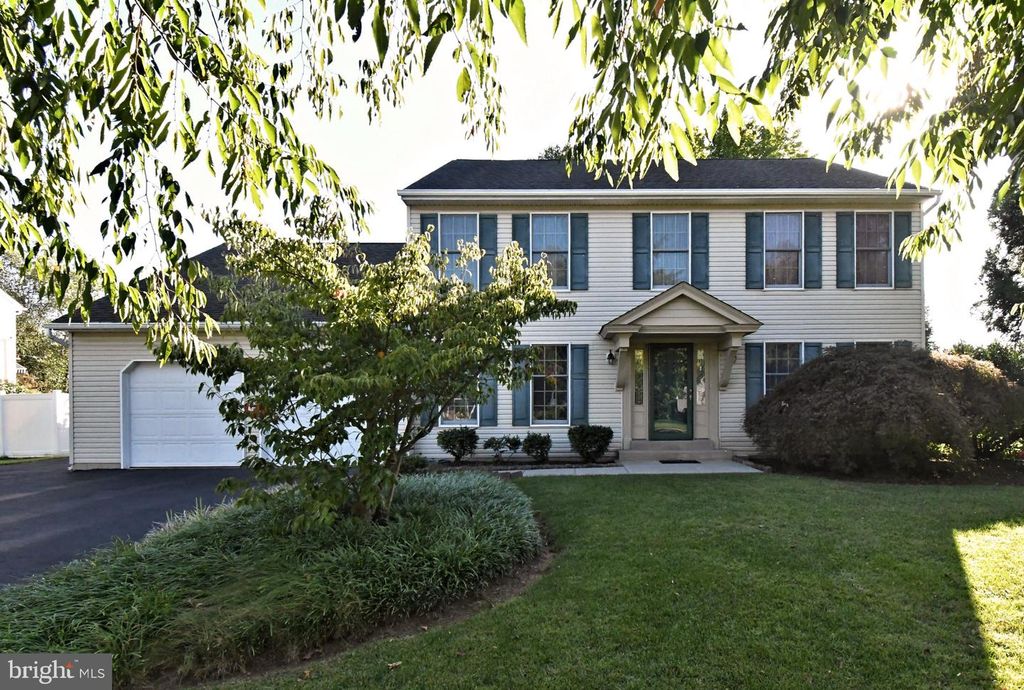 553 PATERNO DR, HARLEYSVILLE, PA 19438 — exterior