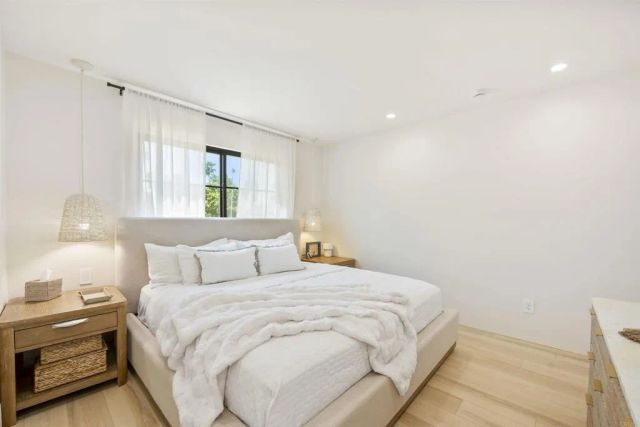 1319 Knowles Avenue, Carlsbad, CA 92008