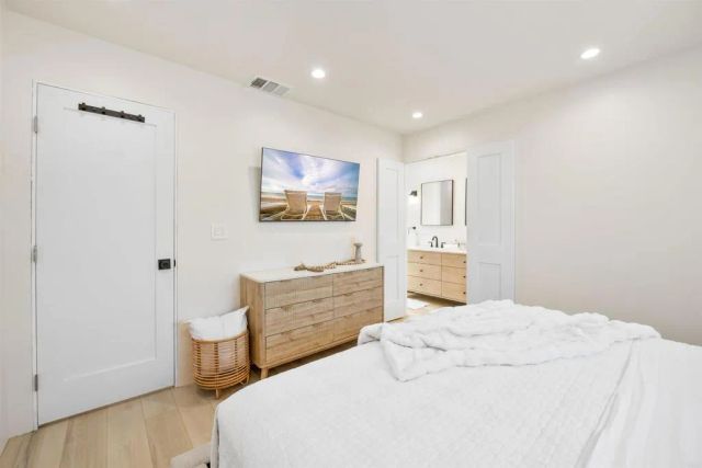 1319 Knowles Avenue, Carlsbad, CA 92008