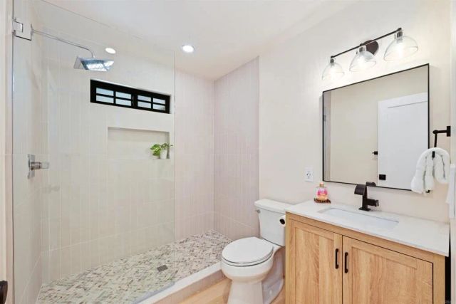 1319 Knowles Avenue, Carlsbad, CA 92008