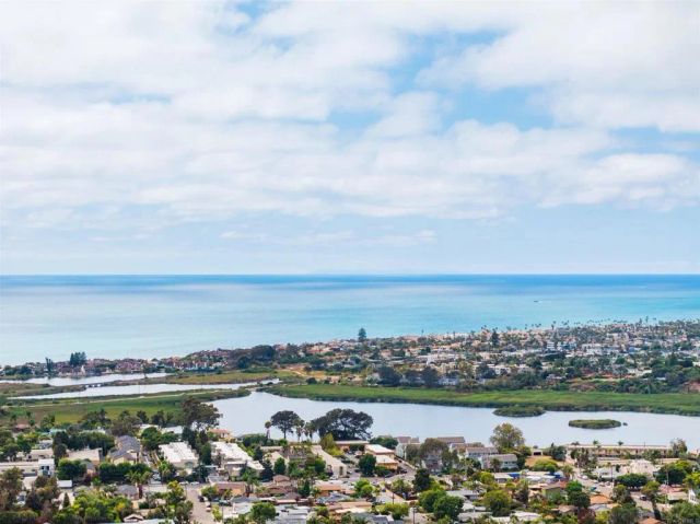 1319 Knowles Avenue, Carlsbad, CA 92008