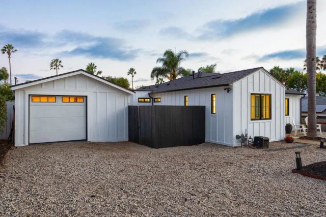 1319 Knowles Avenue, Carlsbad, CA 92008