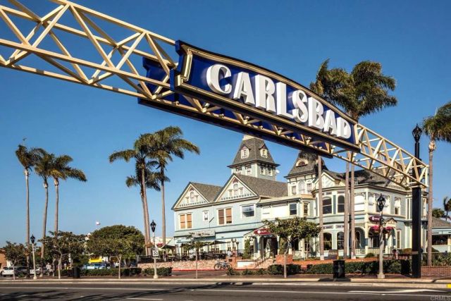1319 Knowles Avenue, Carlsbad, CA 92008
