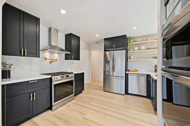 1319 Knowles Avenue, Carlsbad, CA 92008