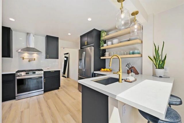 1319 Knowles Avenue, Carlsbad, CA 92008